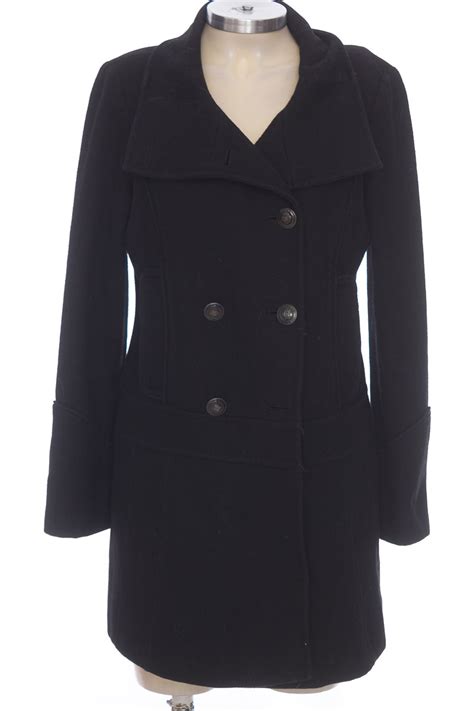 Abrigo chaqueta marca Continuara.org
