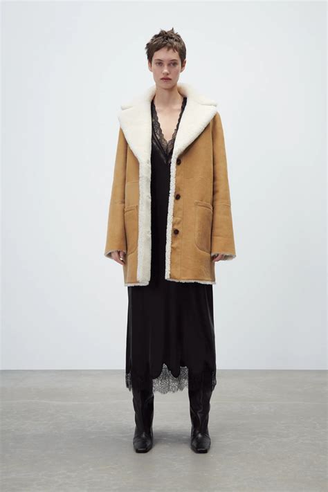 Abrigo marca zara Continuara.org