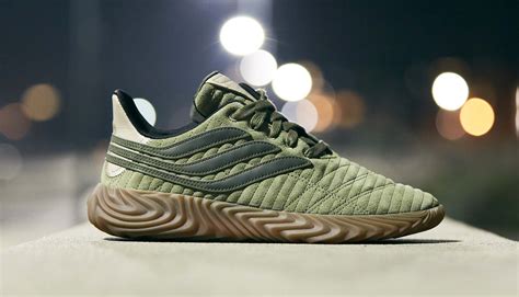 Adidas sobakov Continuara.org