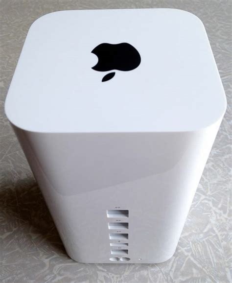 Airport time capsule Continuara.org