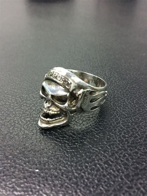 Anillo calavera west Continuara.org