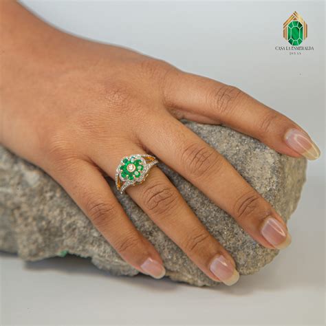 Anillo oro esmeralda Continuara.org