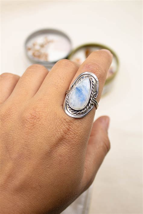 Anillo piedra luna Continuara.org