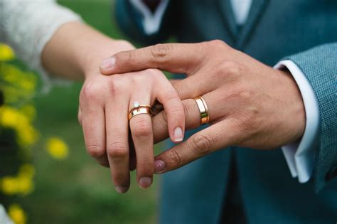 Anillos boda mano Continuara.org