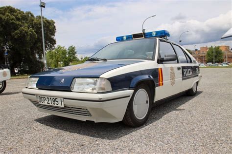 Antiguo coche policia Continuara.org