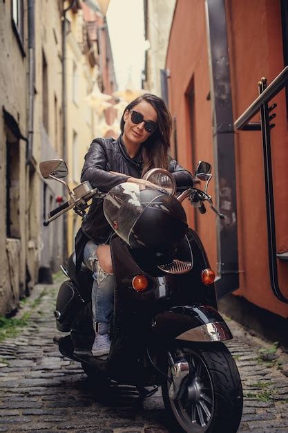 Antiguo mujer moto Continuara.org