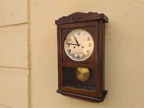 Antiguo reloj pared Continuara.org
