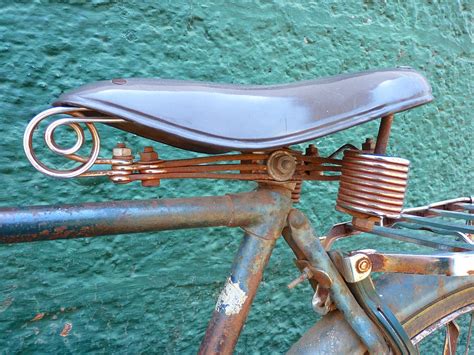 Antiguo sillin bicicleta Continuara.org