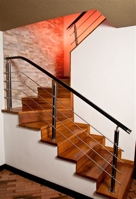 Baranda escalera Continuara.org