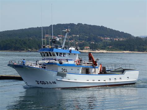 Barco pesca profesional Continuara.org