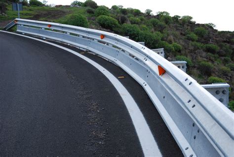 Barrera seguridad metalica Continuara.org