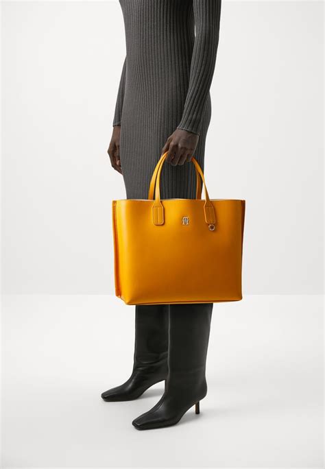 Bolso color ocre Continuara.org