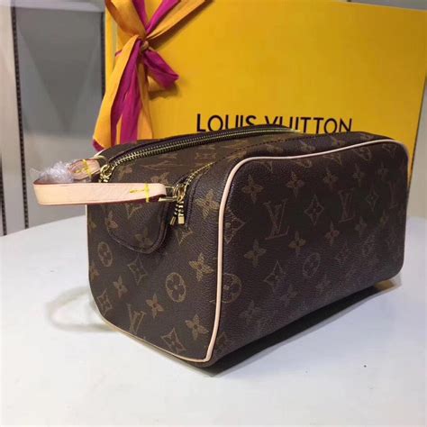 Bolso neceser louis Continuara.org