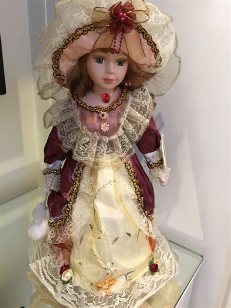 Boneca porcelana Continuara.org