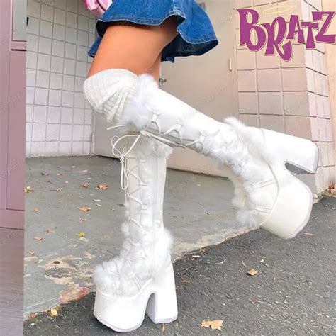 Botas blancas pelo Continuara.org