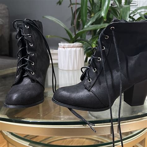 Botas casi nuevas Continuara.org