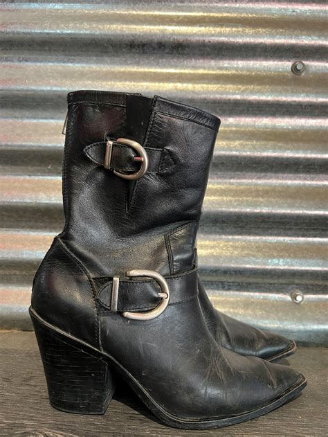 Botas negras cuero Continuara.org