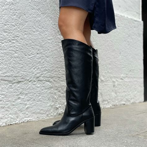 Botas negras piel Continuara.org