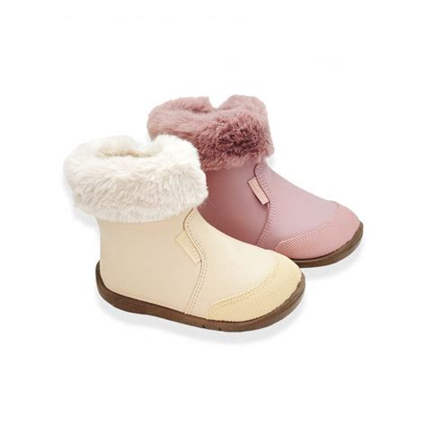 Botas nina marca Continuara.org