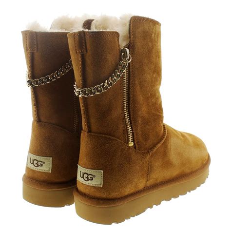 Botas pelo marca Continuara.org