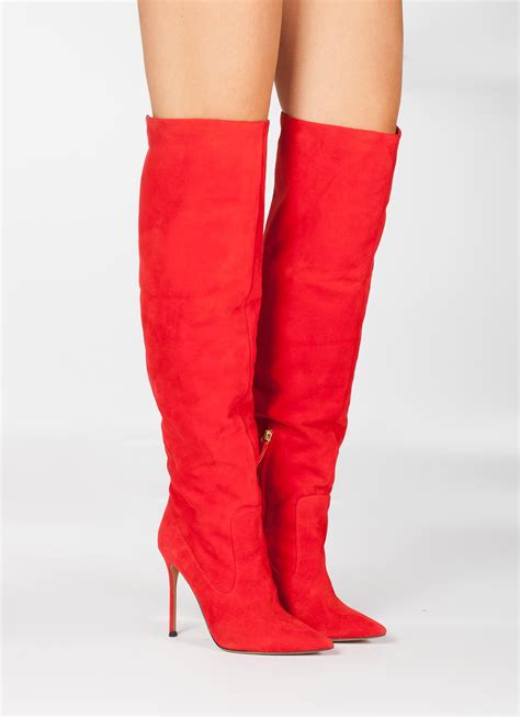 Botas stilettos ante Continuara.org