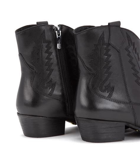 Botin negro talla Continuara.org