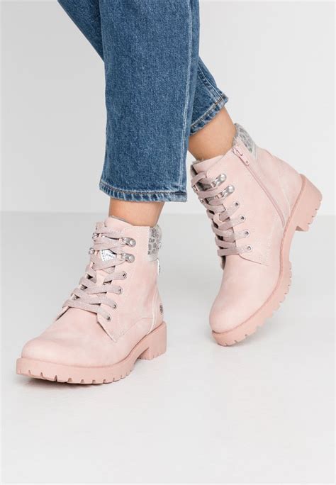 Botines rosas Continuara.org