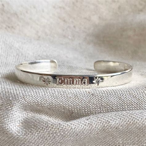 Brazalete nombre grabado Continuara.org