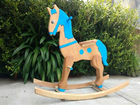 Caballito madera Continuara.org