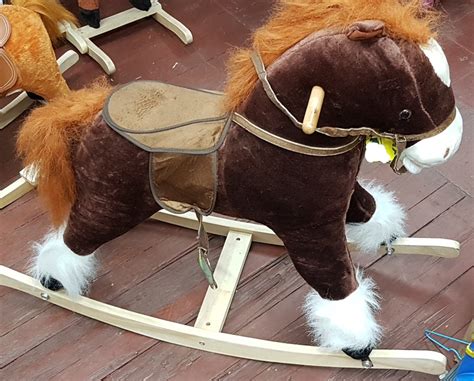 Caballo balancin ninos Continuara.org