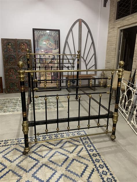 Cama hierro antigua Continuara.org