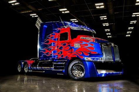 Camion transformer Continuara.org