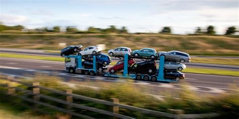 Camion transporta coches Continuara.org