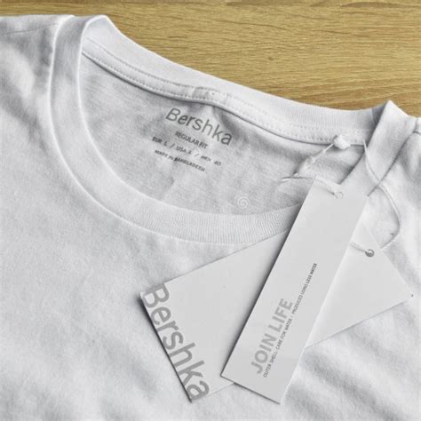 Camiseta bershka blanca Continuara.org