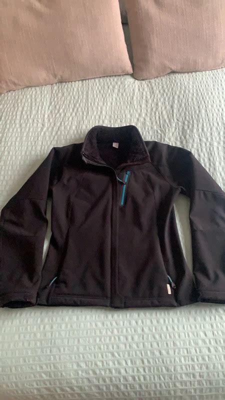 Cazadora quechua rosa Continuara.org