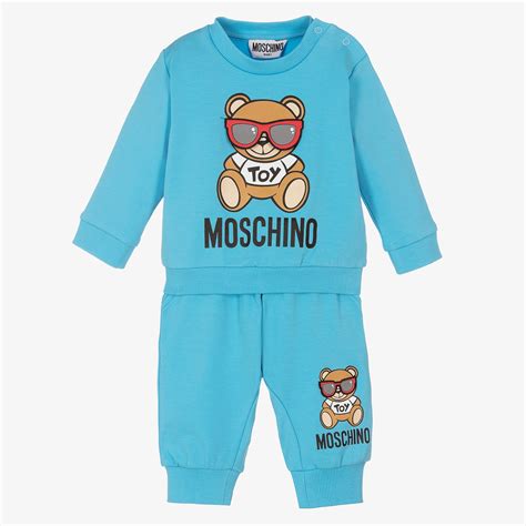 Chandal moschino Continuara.org