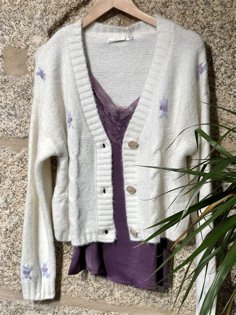 Chaqueta blanca bordados Continuara.org