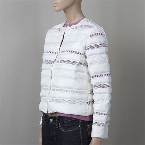 Chaqueta blanco t Continuara.org