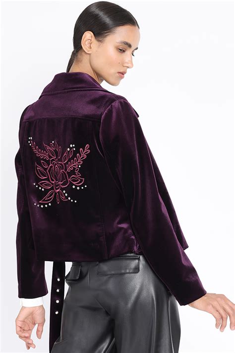 Chaqueta bordada terciopelo Continuara.org