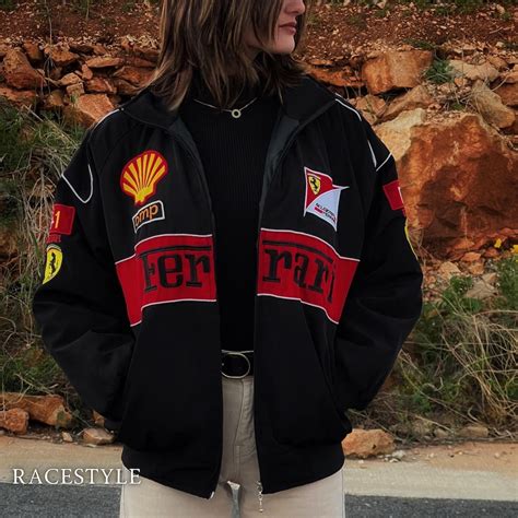 Chaqueta streetwear marca Continuara.org