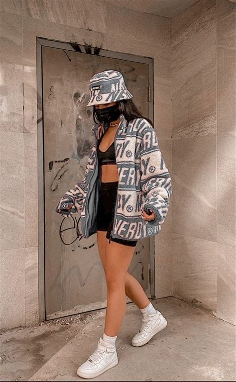 Chica necesita ropa Continuara.org