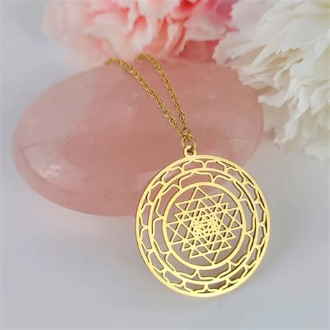 Colgantes sri yantra Continuara.org