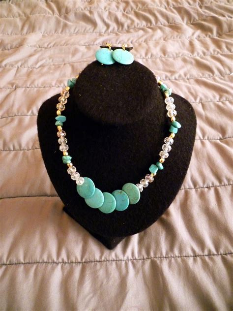 Collar color turquesa Continuara.org