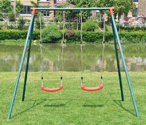 Columpio infantil marca Continuara.org