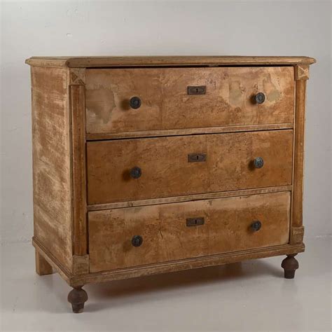 Comoda antigua madera Continuara.org