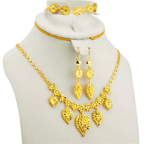 Conjunto oro chapado Continuara.org