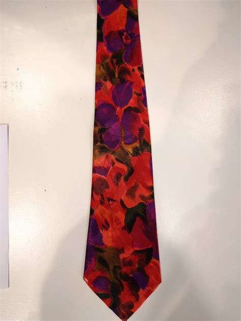 Corbata poliester hecho Continuara.org