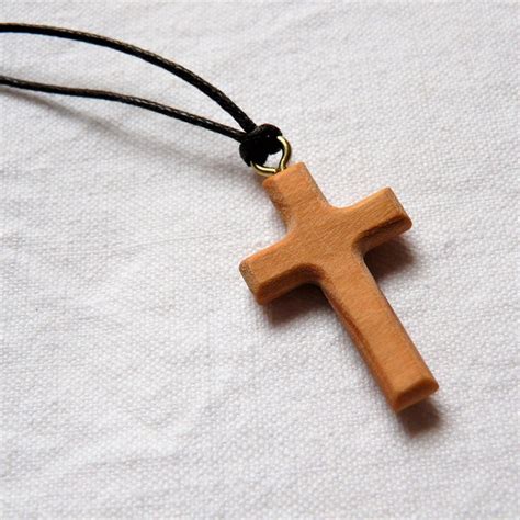 Cruz colgante Continuara.org