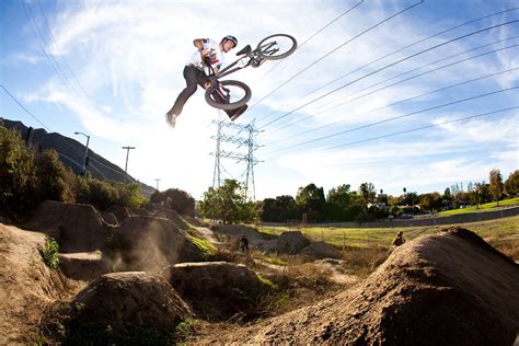 Dirt jump bmx Continuara.org