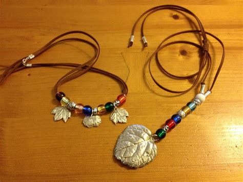 Disena pulseras collares Continuara.org